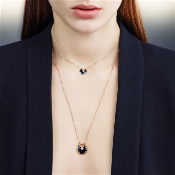 Jewelry - - - 18K Gold Vermeil mother of Pearl  Amulette De  Necklace